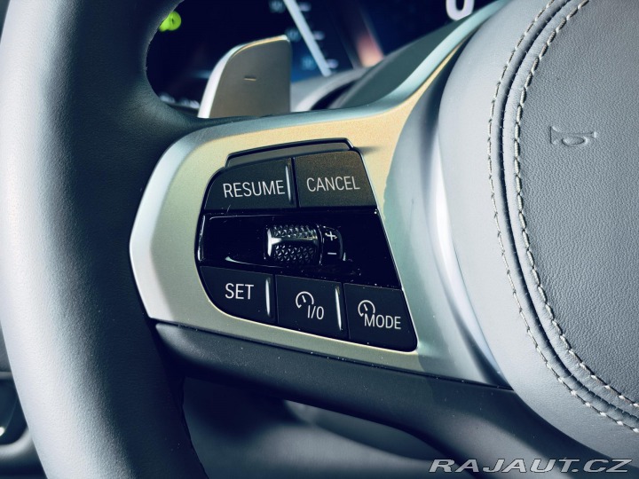 BMW X7 40xd*CAR*TAŽ*NEZ.TOP*NAT. 2026