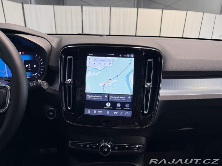 Volvo XC40 B3 2.0L 163 HP AT7 FWD CO 2026