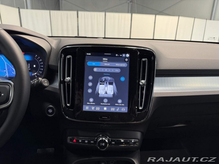 Volvo XC40 B3 2.0L 163 HP AT7 FWD CO 2026