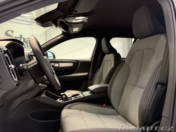 Volvo XC40 B3 2.0L 163 HP AT7 FWD CO 2026