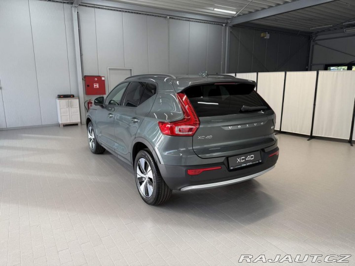 Volvo XC40 B3 2.0L 163 HP AT7 FWD CO 2026
