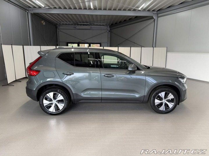 Volvo XC40 B3 2.0L 163 HP AT7 FWD CO 2026