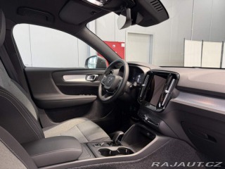 Volvo XC40 B3 2.0L 163 HP AT7 FWD CO 2026