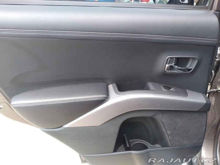 Mitsubishi Outlander 2.2 DI-D AWD AT 7 MÍST 2010