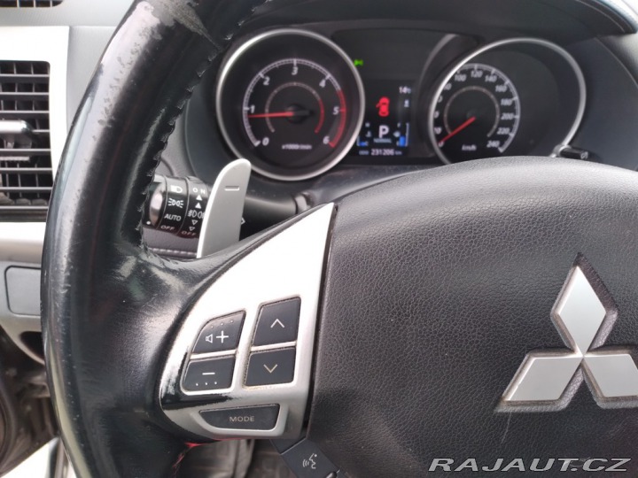Mitsubishi Outlander 2.2 DI-D AWD AT 7 MÍST 2010