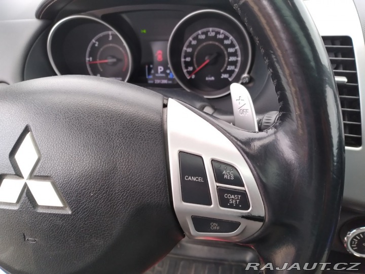 Mitsubishi Outlander 2.2 DI-D AWD AT 7 MÍST 2010