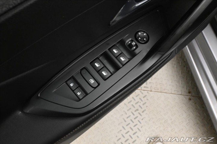 Peugeot 308 1,5 BlueHDI 96 kW ALLURE 2022