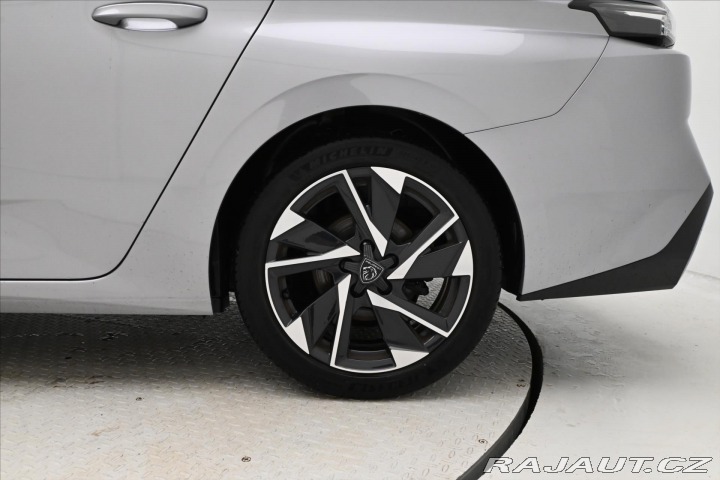 Peugeot 308 1,5 BlueHDI 96 kW ALLURE 2022