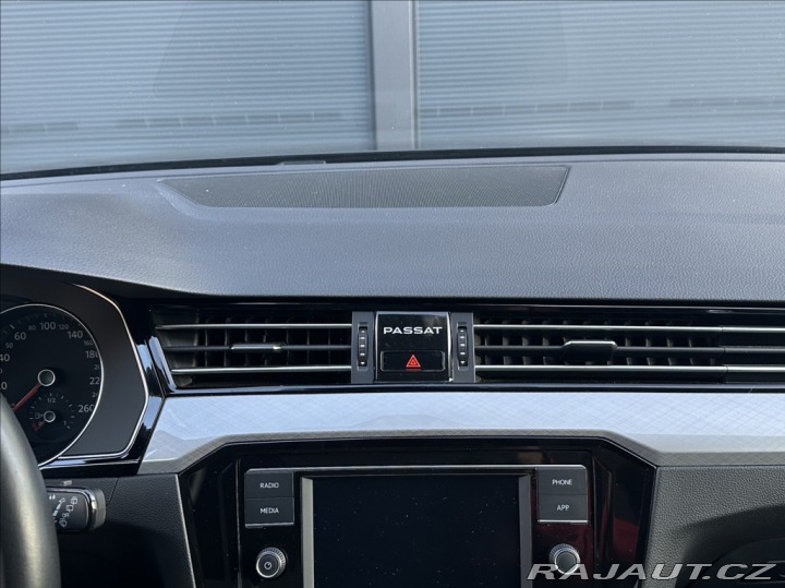 Volkswagen Passat 1,5 TSI 150PS  Business D 2022