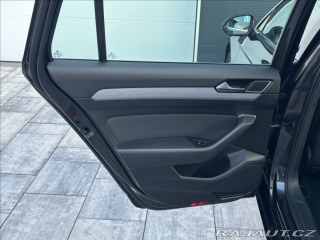 Volkswagen Passat 1,5 TSI 150PS  Business D 2022