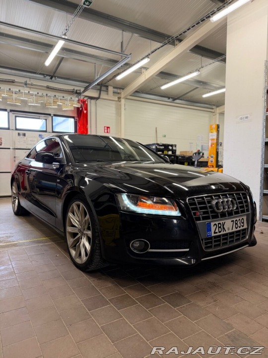 Audi A5 3,0 176 kW | 3× S line 2010