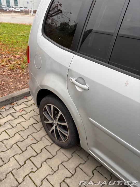 Volkswagen Touran 1,6 Prodam 2014