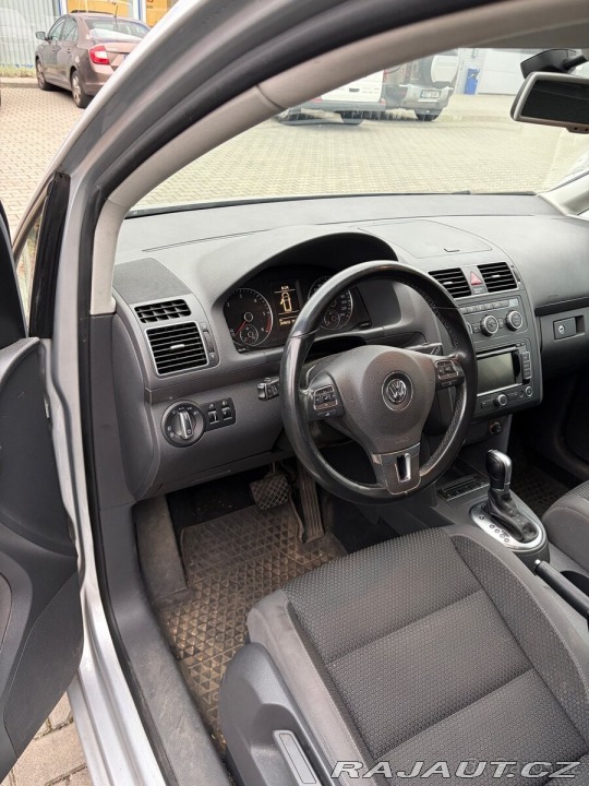 Volkswagen Touran 1,6 Prodam 2014