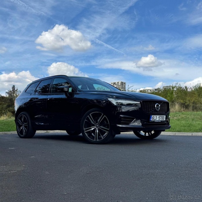 Volvo XC60 T6 Rdesign Black, tažné