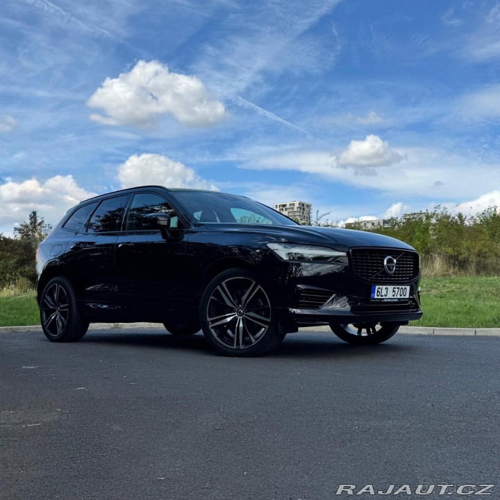 Volvo XC60 T6 Rdesign Black, tažné 2021