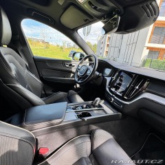 Volvo XC60 T6 Rdesign Black, tažné 2021
