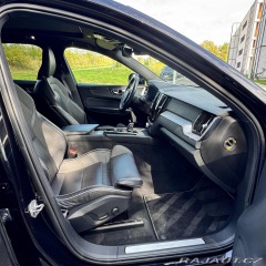 Volvo XC60 T6 Rdesign Black, tažné 2021