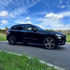 Volvo XC60 T6 Rdesign Black, tažné 2021