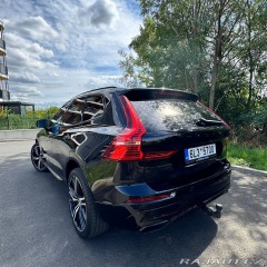 Volvo XC60 T6 Rdesign Black, tažné 2021
