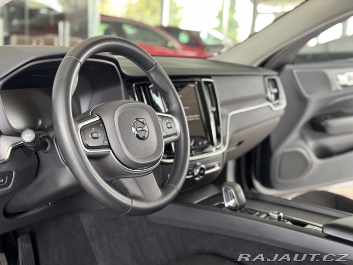 Volvo V60 B3 AUT*120kW*KeyLess*LED* 2022