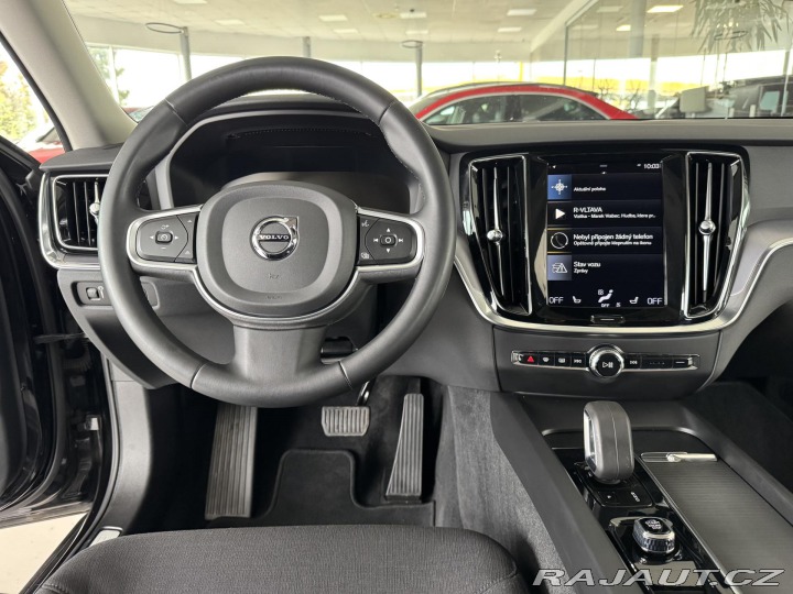 Volvo V60 B3 AUT*120kW*KeyLess*LED* 2022