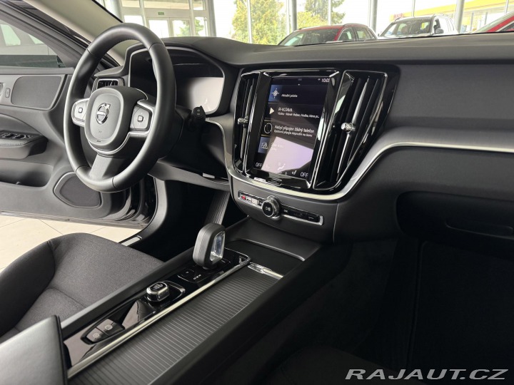 Volvo V60 B3 AUT*120kW*KeyLess*LED* 2022