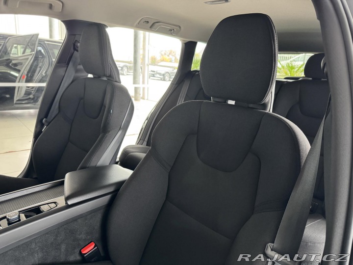 Volvo V60 B3 AUT*120kW*KeyLess*LED* 2022