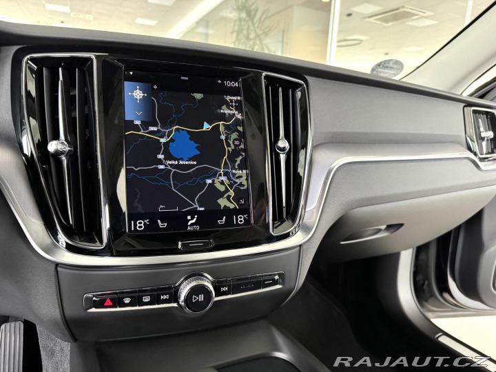 Volvo V60 B3 AUT*120kW*KeyLess*LED* 2022