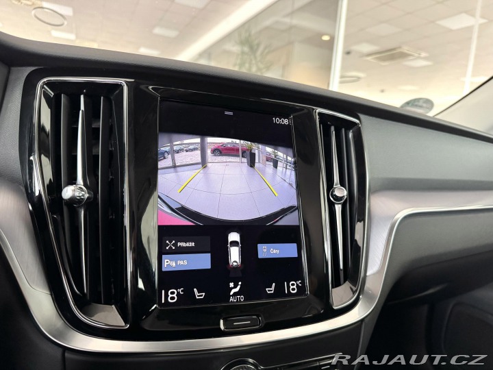Volvo V60 B3 AUT*120kW*KeyLess*LED* 2022