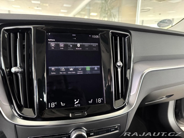 Volvo V60 B3 AUT*120kW*KeyLess*LED* 2022