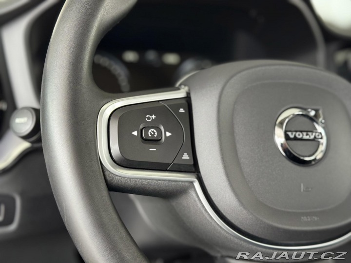 Volvo V60 B3 AUT*120kW*KeyLess*LED* 2022