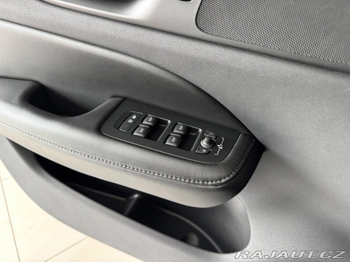 Volvo V60 B3 AUT*120kW*KeyLess*LED* 2022