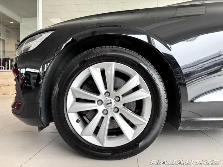 Volvo V60 B3 AUT*120kW*KeyLess*LED* 2022