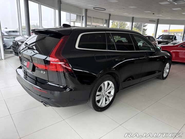 Volvo V60 B3 AUT*120kW*KeyLess*LED* 2022