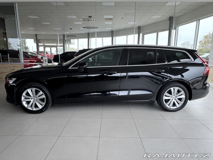 Volvo V60 B3 AUT*120kW*KeyLess*LED* 2022