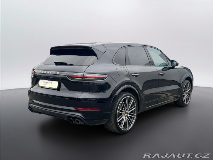 Porsche Cayenne Turbo 2021