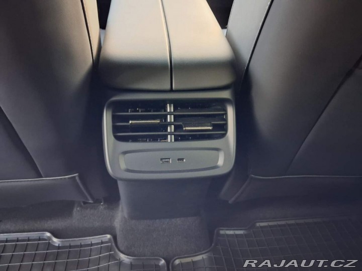 Omoda Ostatní modely 7 Premium 1.6 tGDI ICE AWD 2026