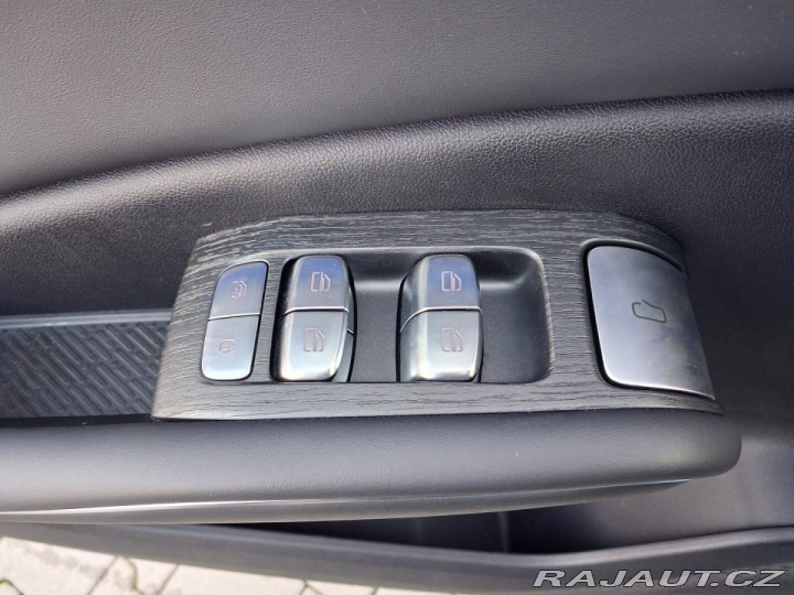 Omoda Ostatní modely 7 Premium 1.6 tGDI ICE AWD 2026