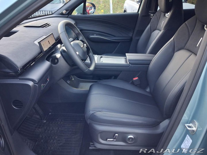 Omoda Ostatní modely 7 Premium 1.6 tGDI ICE AWD 2026