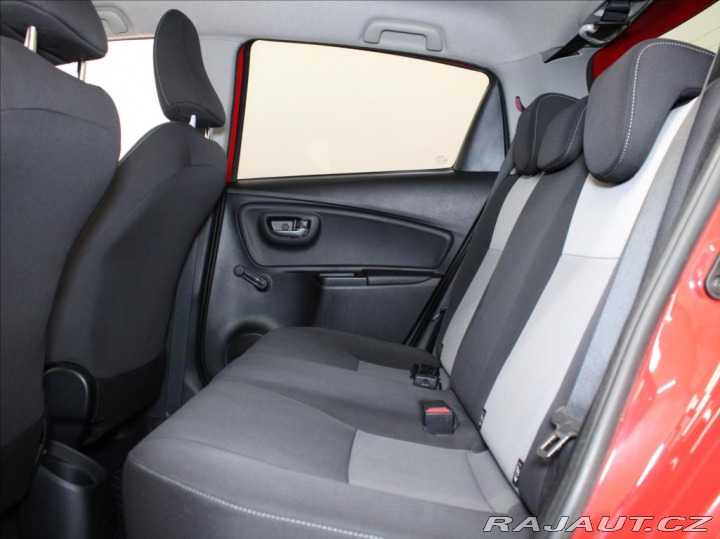 Toyota Yaris 1,5 i 82kW 1.maj.ČR 52tkm 2018