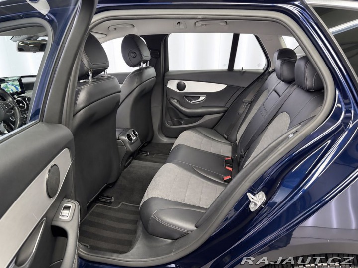 Mercedes-Benz C 4MATIC AVANTGARDE, LED, T 2017