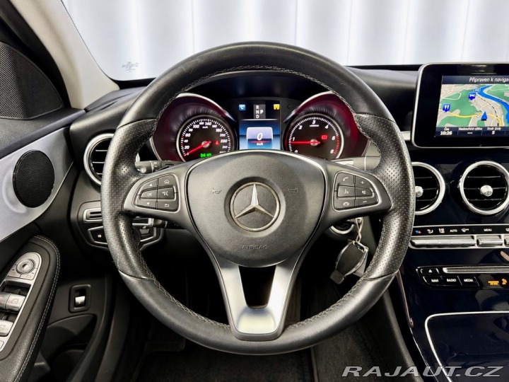 Mercedes-Benz C 4MATIC AVANTGARDE, LED, T 2017