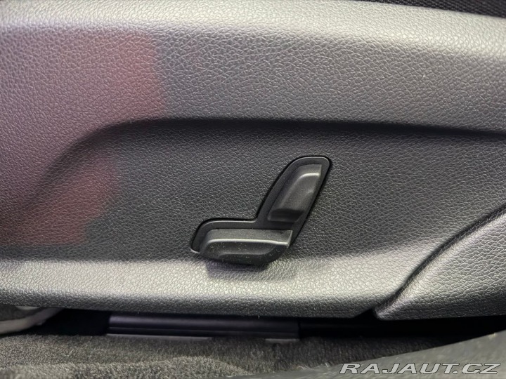 Mercedes-Benz C 4MATIC AVANTGARDE, LED, T 2017