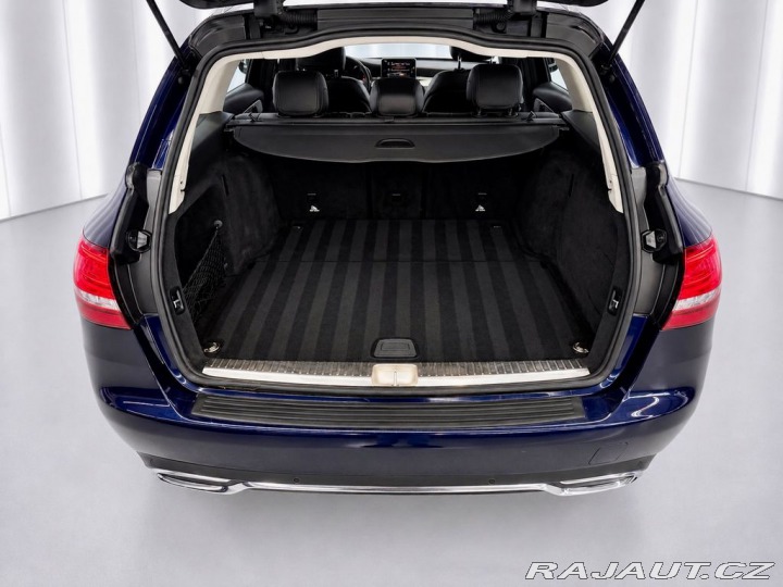 Mercedes-Benz C 4MATIC AVANTGARDE, LED, T 2017