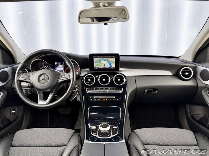 Mercedes-Benz C 4MATIC AVANTGARDE, LED, T 2017