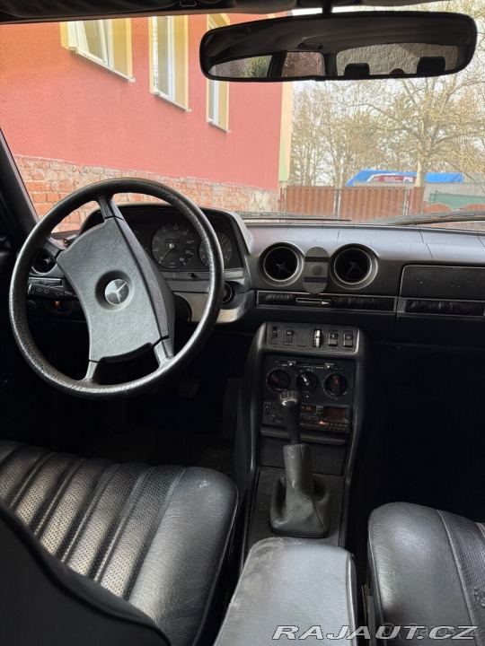 Mercedes-Benz 123 W 123 300D 1800