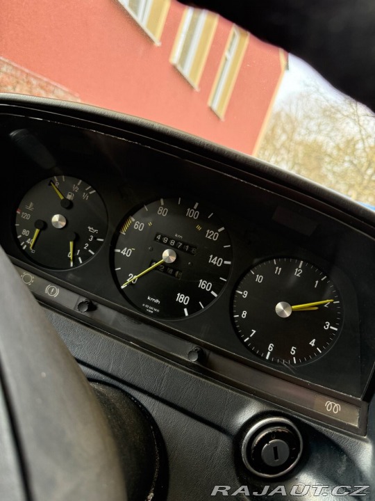 Mercedes-Benz 123 W 123 300D 1800