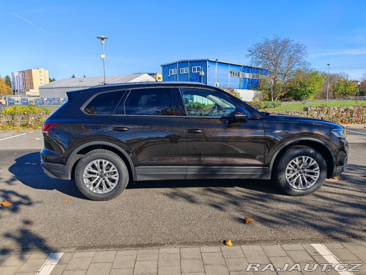 Volkswagen Touareg 3,0   TDi /ČR /rok 2022 / 1800