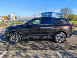 Volkswagen Touareg 3,0 TDi /ČR /rok 2022 / 1800