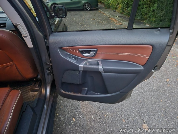 Volvo XC90 2,4 D5 Executive 2011, 2010